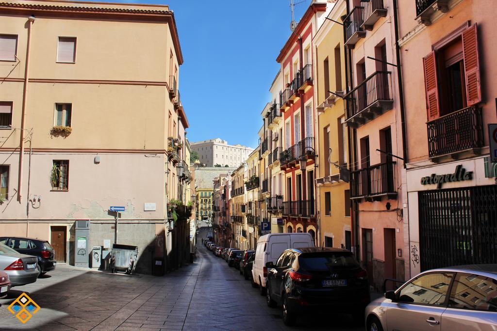 Torre Dello Sperone Lägenhet Cagliari Exteriör bild
