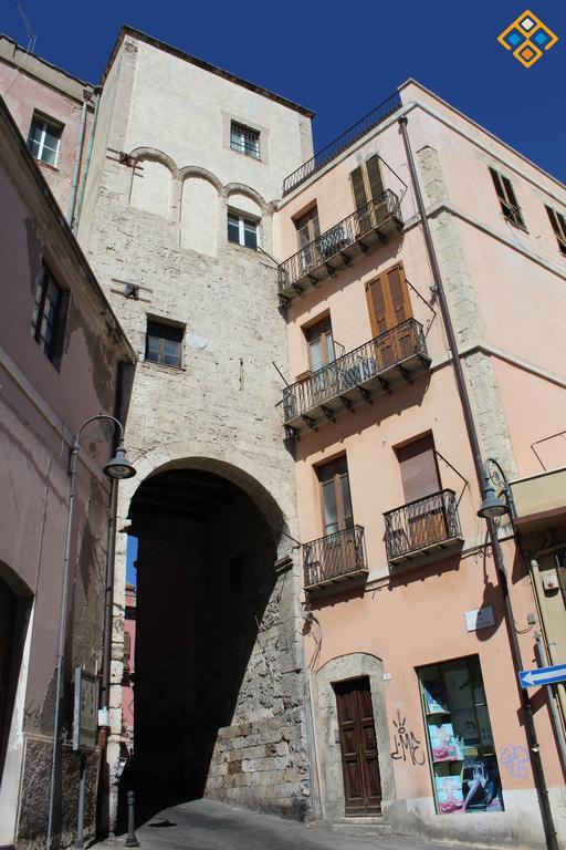 Torre Dello Sperone Lägenhet Cagliari Exteriör bild