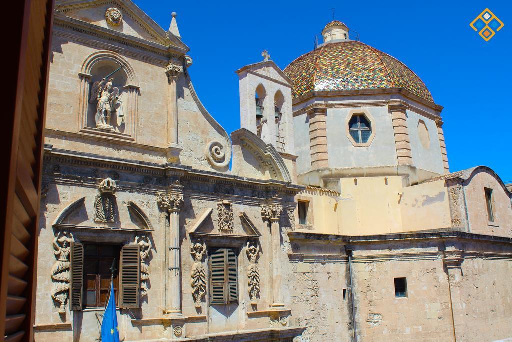 Torre Dello Sperone Lägenhet Cagliari Exteriör bild